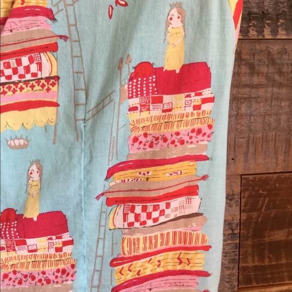 💕 HP💕 Princess & the Pea Print Dress - Picture 7 of 8